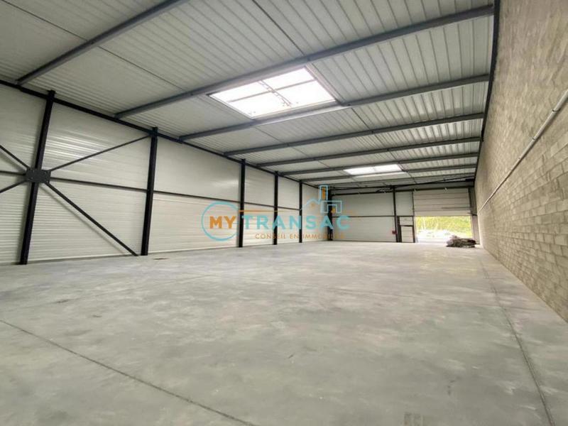 Local d'activité / Entrepôt - 647 m²