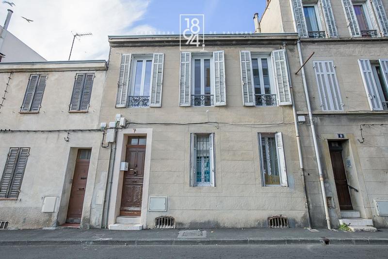 Immeuble - 136 m² - 6 pièces