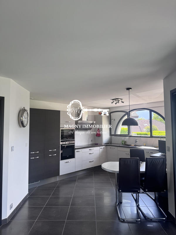 Villa - 185 m² - 6 pièces