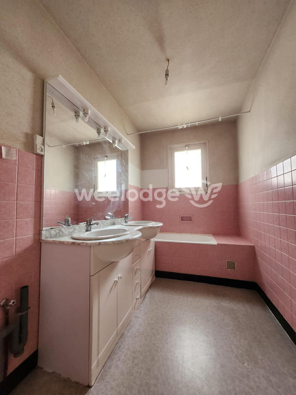 Maison - 166 m² - 7 pièces