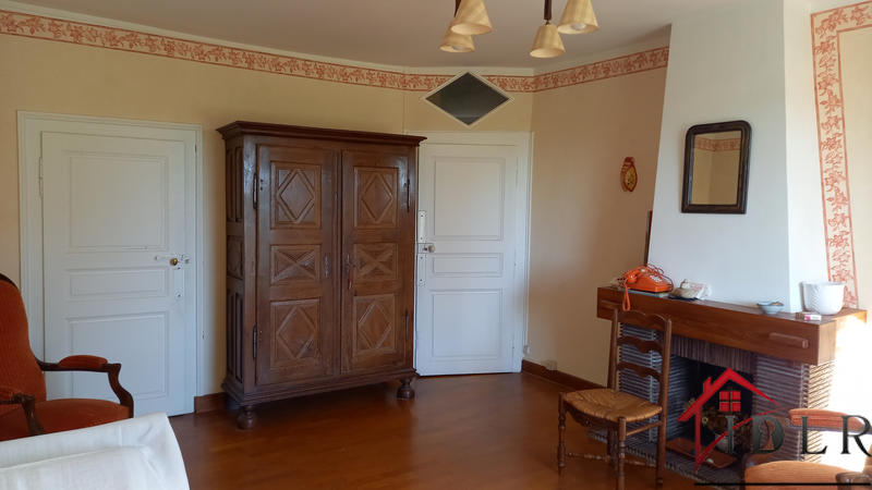 Maison de village - 241 m² - 9 pièces