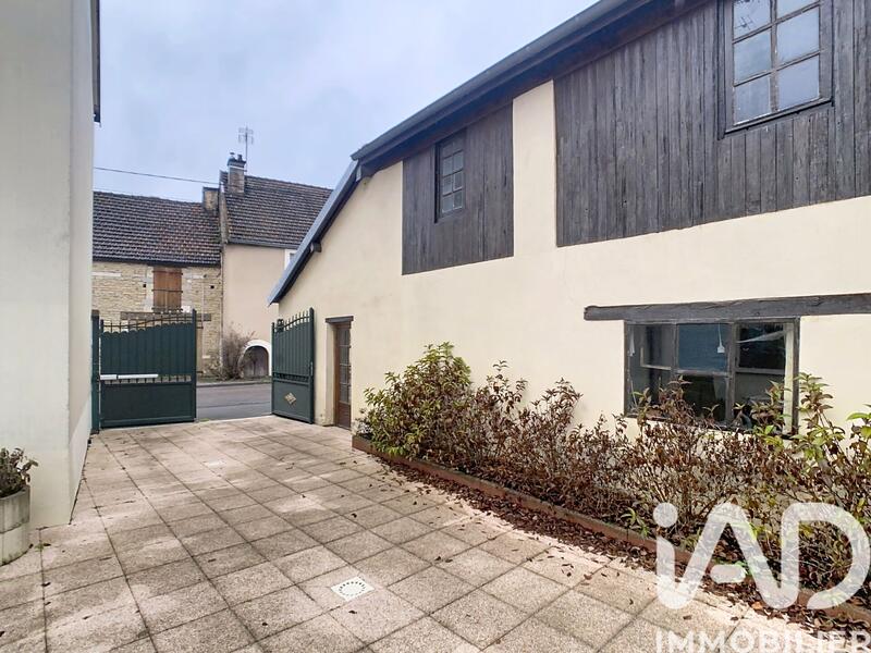 Maison - 121 m² - 5 pièces