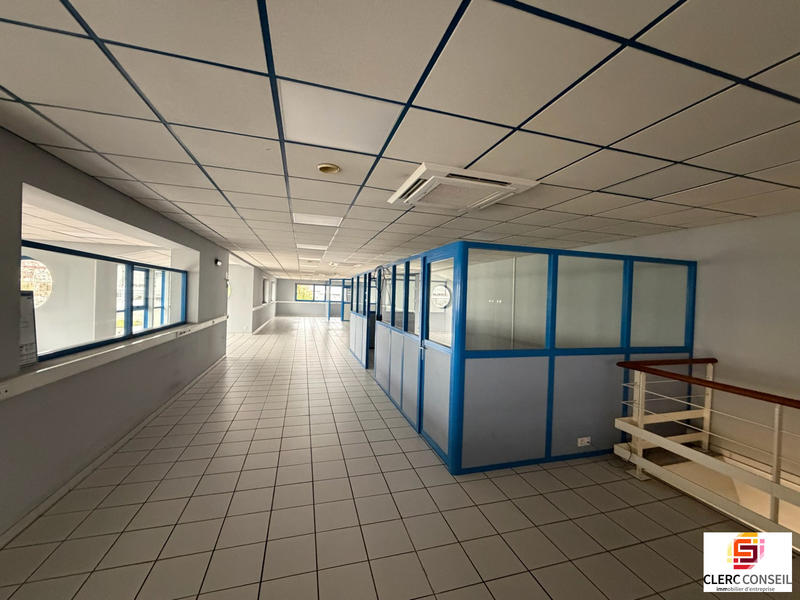 Local d'activités - 3 105 m²