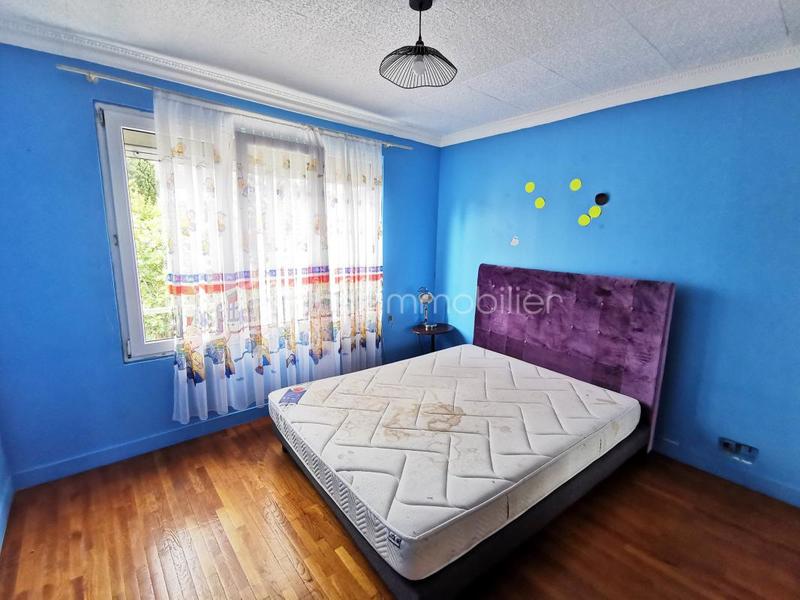 Maison - 205 m² - 7 pièces