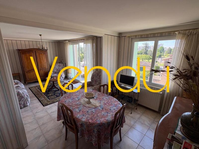 Appartement - 84 m² - 4 pièces