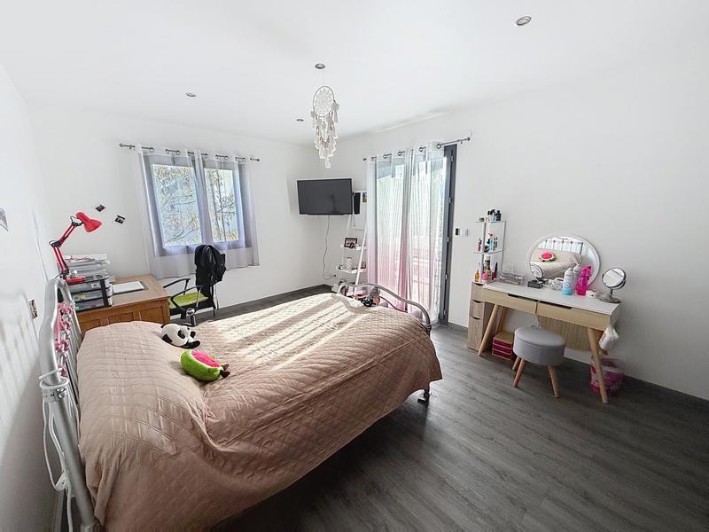 Maison - 217 m² - 8 pièces