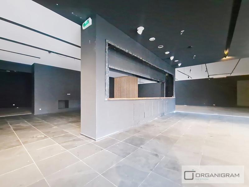 Local commercial - 438 m²
