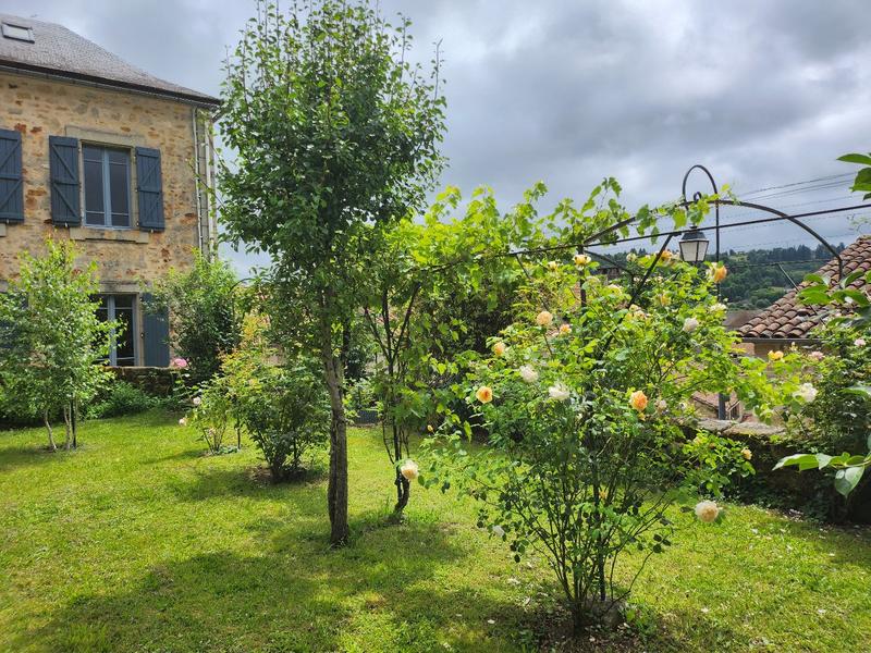 Maison - 220 m² - 8 pièces