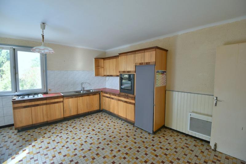 Maison - 87 m² - 9 pièces