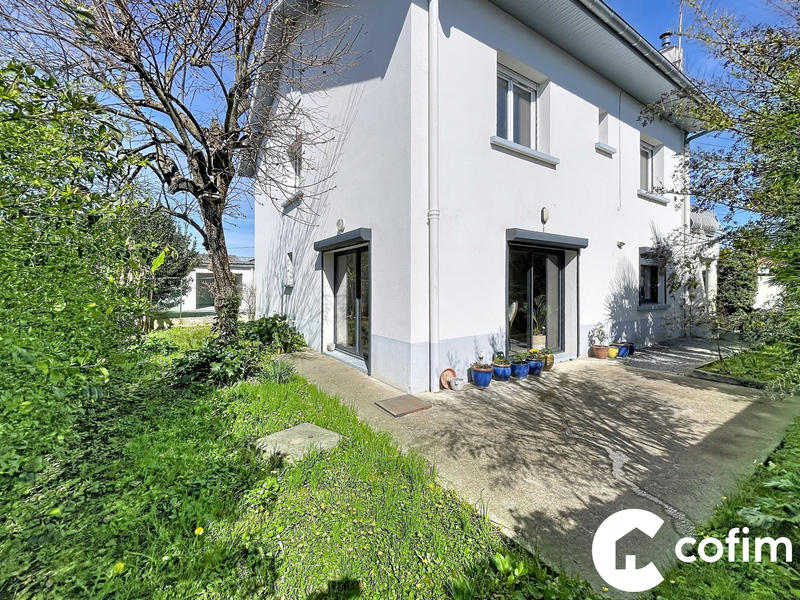 Appartement - 92 m² - 4 pièces