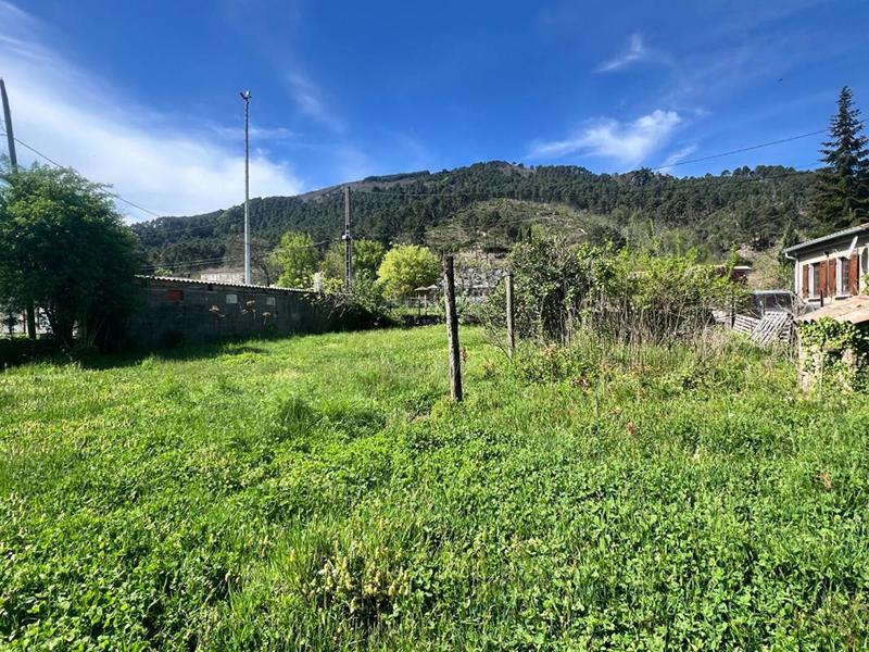 Terrain constructible - 593 m²