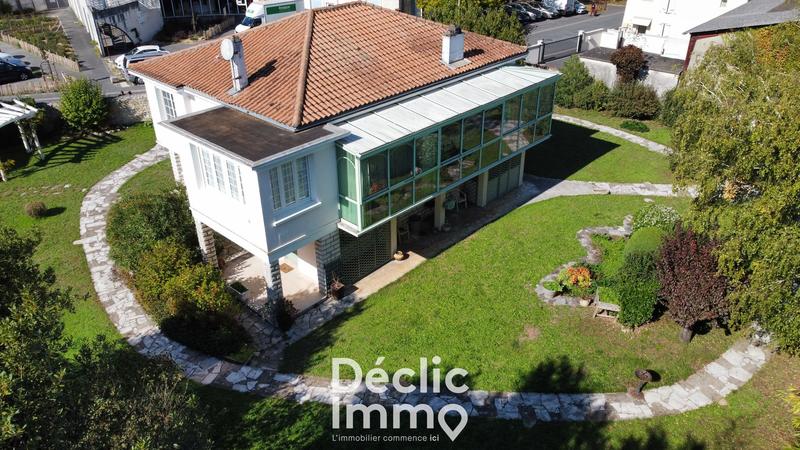 Maison - 162 m² - 8 pièces