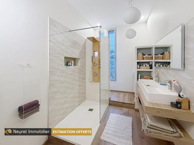 Appartement - 229 m² - 7 pièces