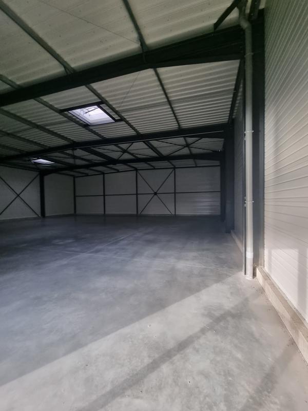 Local d'activités - 330 m²