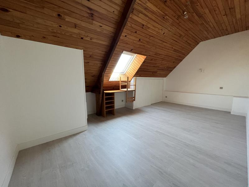 Maison - 160 m² - 8 pièces