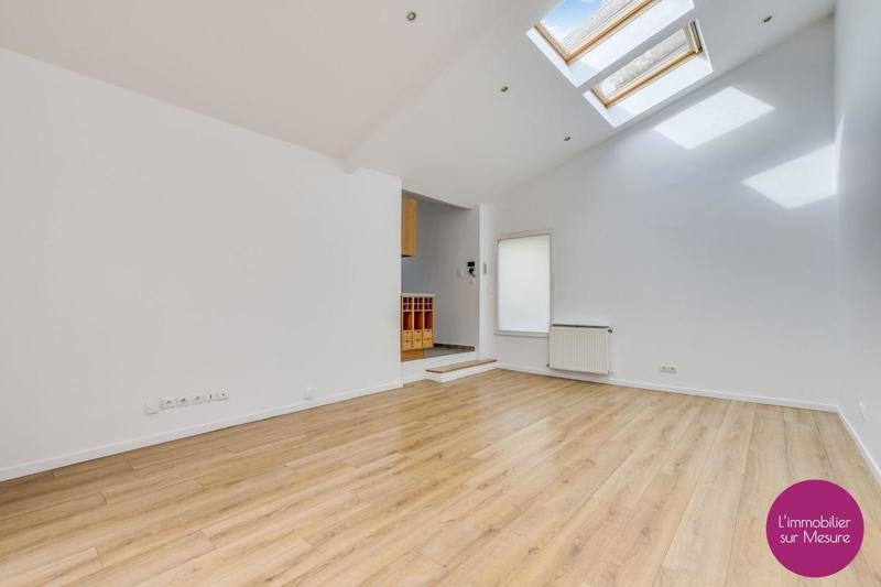 Loft - 75 m² - 3 pièces