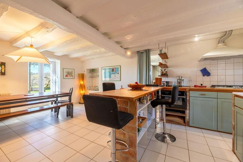 Demeure - 250 m² - 7 pièces