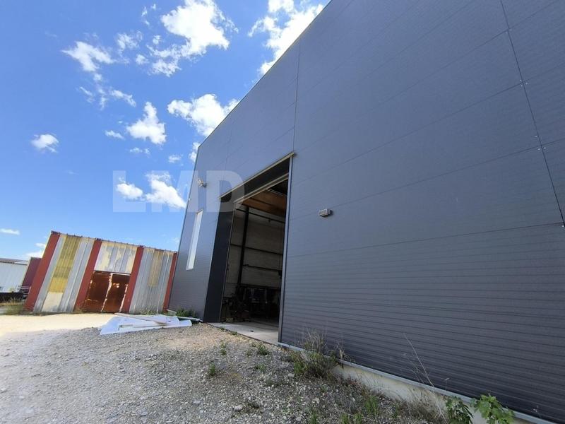 Local d'activités - 600 m² - 1 pièce