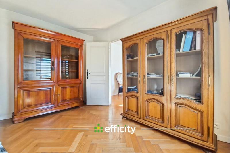 Maison - 200 m² - 6 pièces