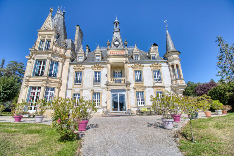 Château - 660 m² - 12 pièces