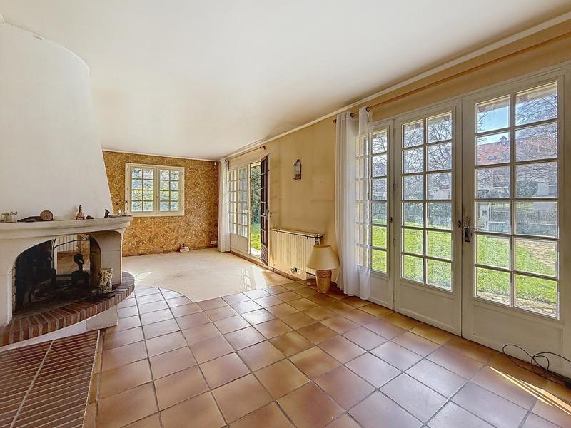 Maison - 222 m² - 7 pièces