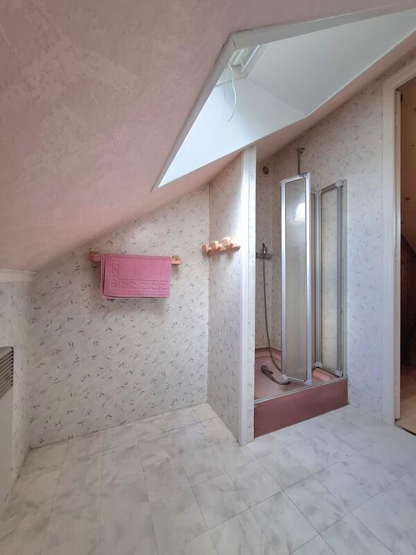 Maison - 94 m² - 8 pièces