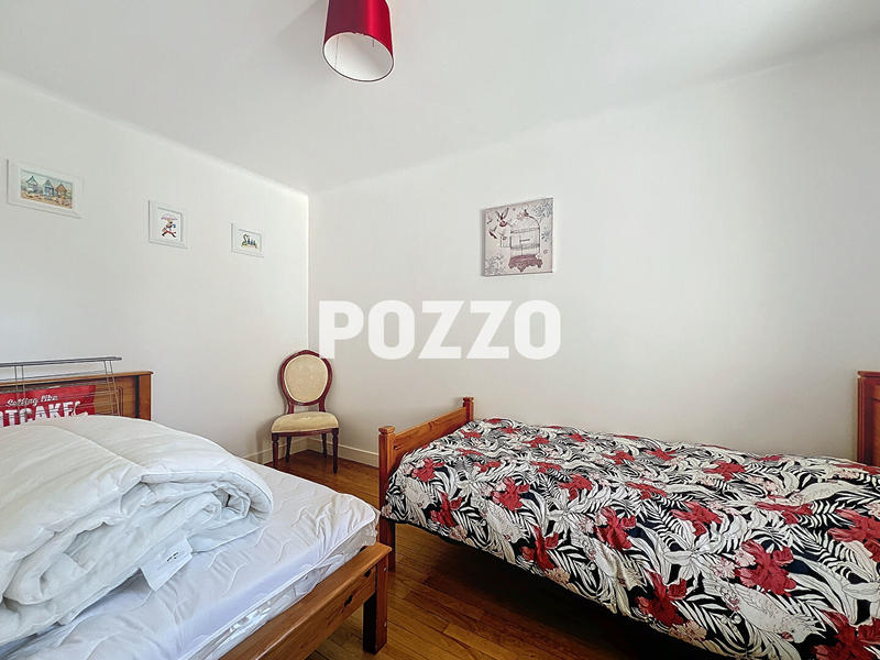 Maison - 196 m² - 10 pièces