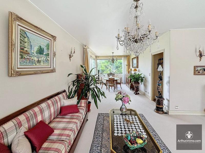 Maison - 280 m² - 7 pièces