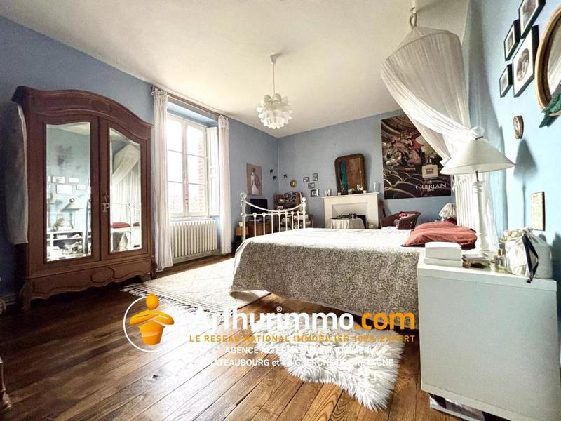 Maison - 228 m² - 7 pièces