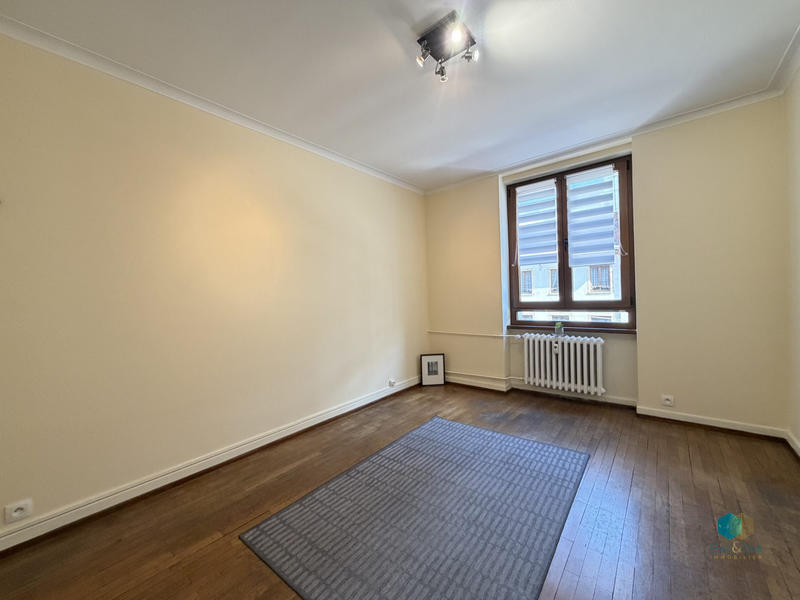 Local d'activités - 106 m² - 4 pièces