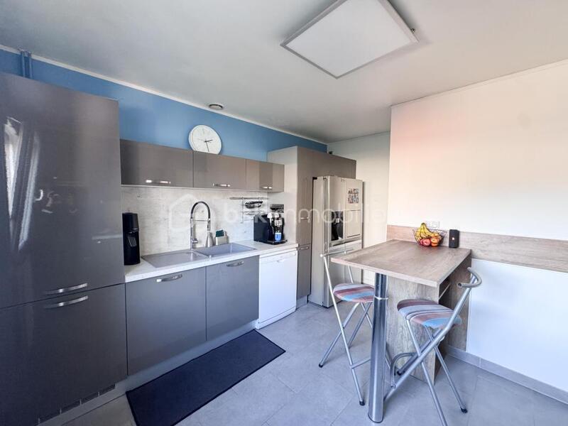 Maison traditionnelle - 121 m² - 6 pièces