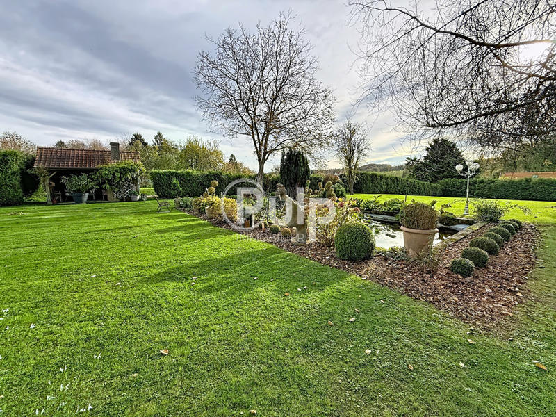 Pavillon - 207 m² - 12 pièces