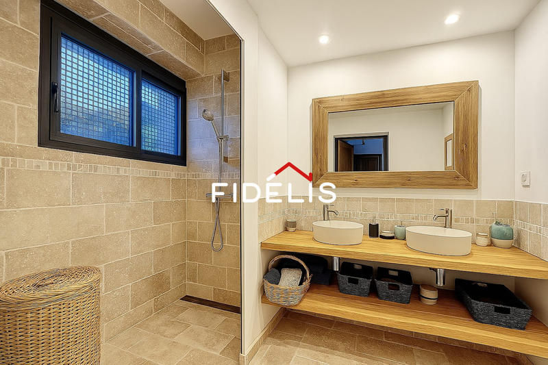 Villa - 180 m² - 6 pièces