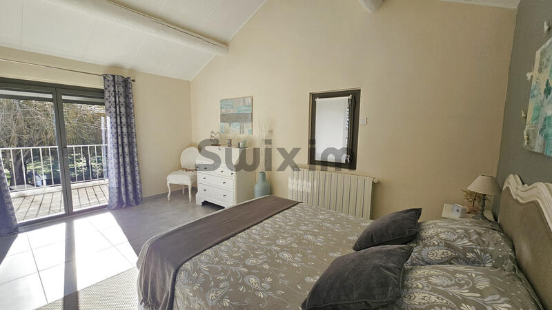 Maison - 205 m² - 6 pièces