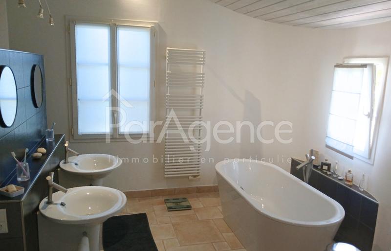 Maison - 204 m² - 5 pièces