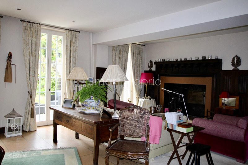 Propriété - 450 m² - 19 pièces