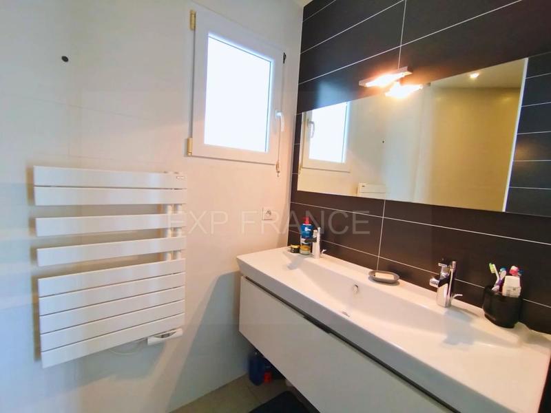 Maison - 254 m² - 10 pièces