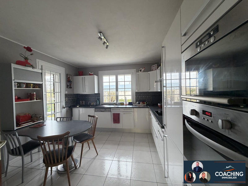 Maison - 217 m² - 8 pièces