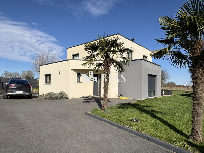 Maison - 159 m² - 7 pièces
