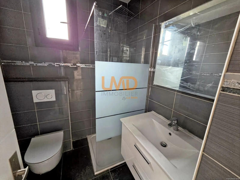 Maison - 200 m² - 9 pièces