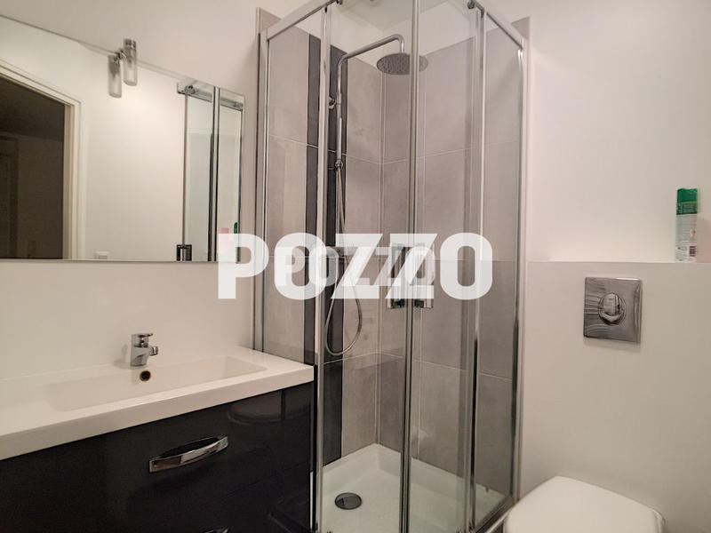 Immeuble - 215 m² - 14 pièces