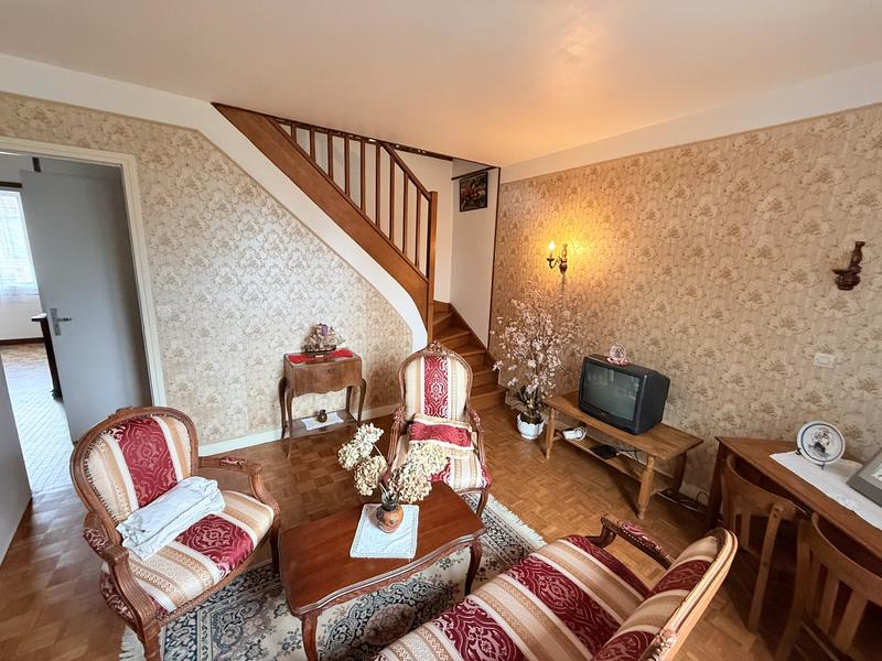 Maison - 90 m² - 5 pièces