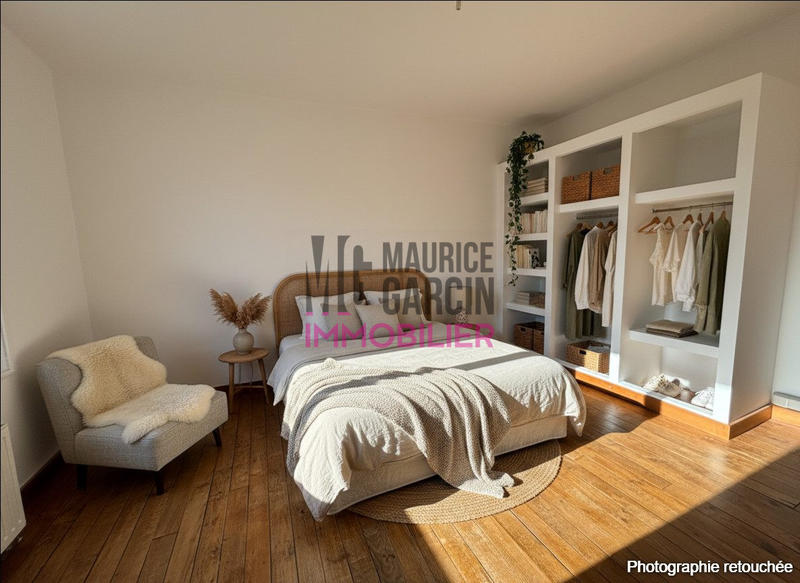 Maison - 202 m² - 7 pièces