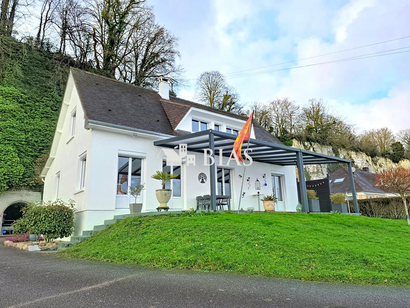 Maison traditionnelle - 132 m² - 5 pièces