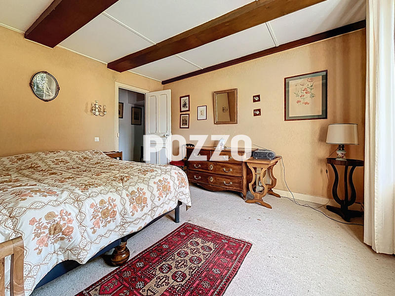 Maison - 210 m² - 8 pièces