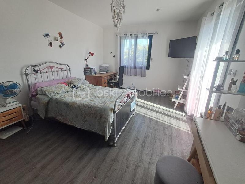 Maison - 217 m² - 8 pièces