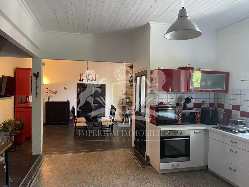 Maison - 210 m² - 8 pièces