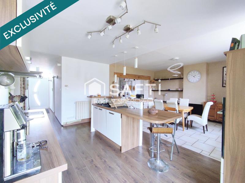 Maison - 221 m² - 8 pièces