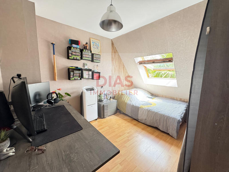 Maison - 95 m² - 5 pièces