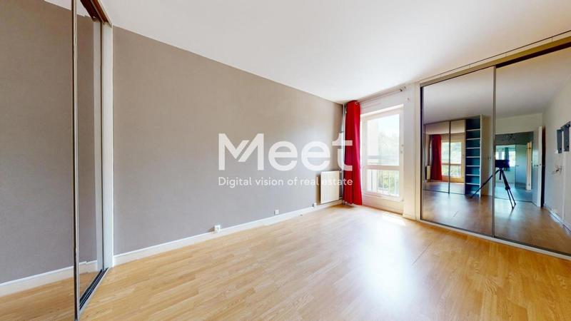 Appartement - 99 m² - 4 pièces